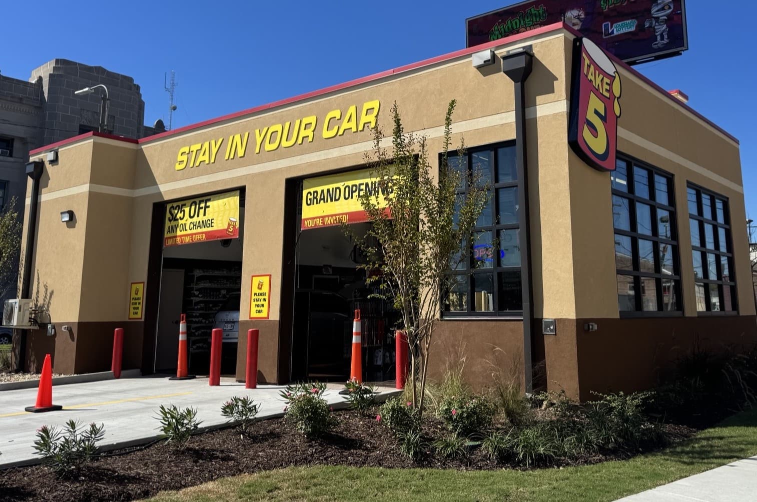 Take 5 Oil Change Grows New Orleans Presence with New Tulane Ave. Shop