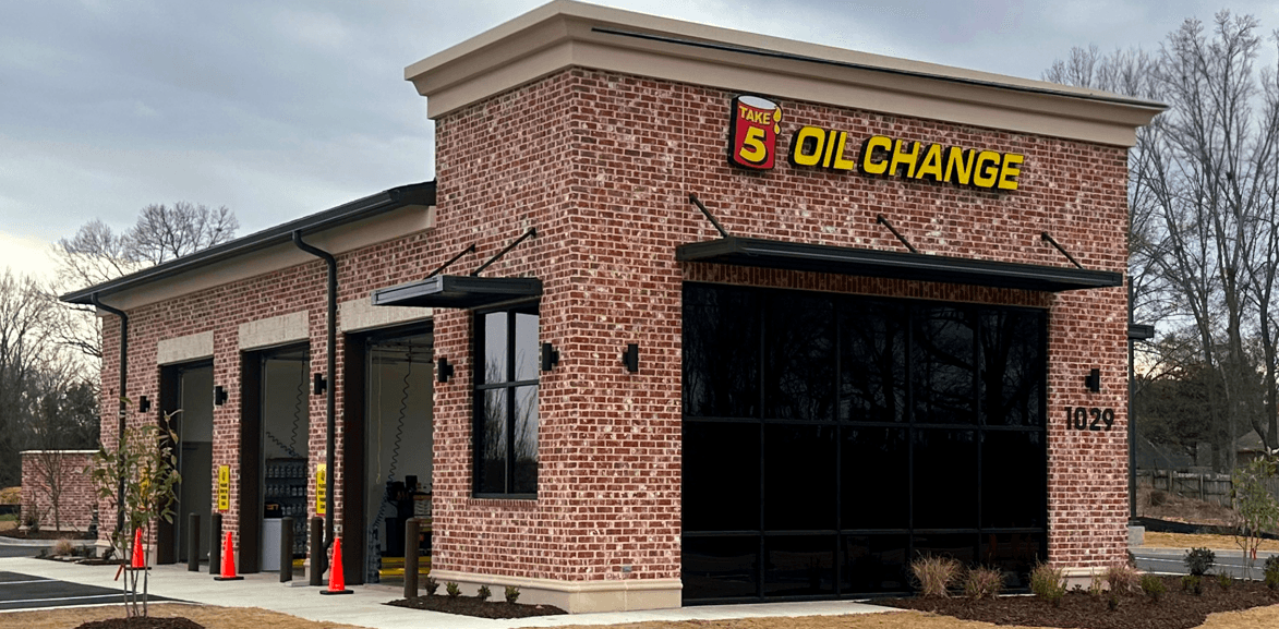 New Take 5 Oil Change in Gluckstadt