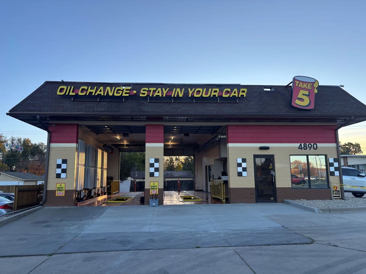 Take 5 Oil Change Opens In Englewood, Colorado, Bringing 10-Minute Stay-in-Your-Car Service to the Community